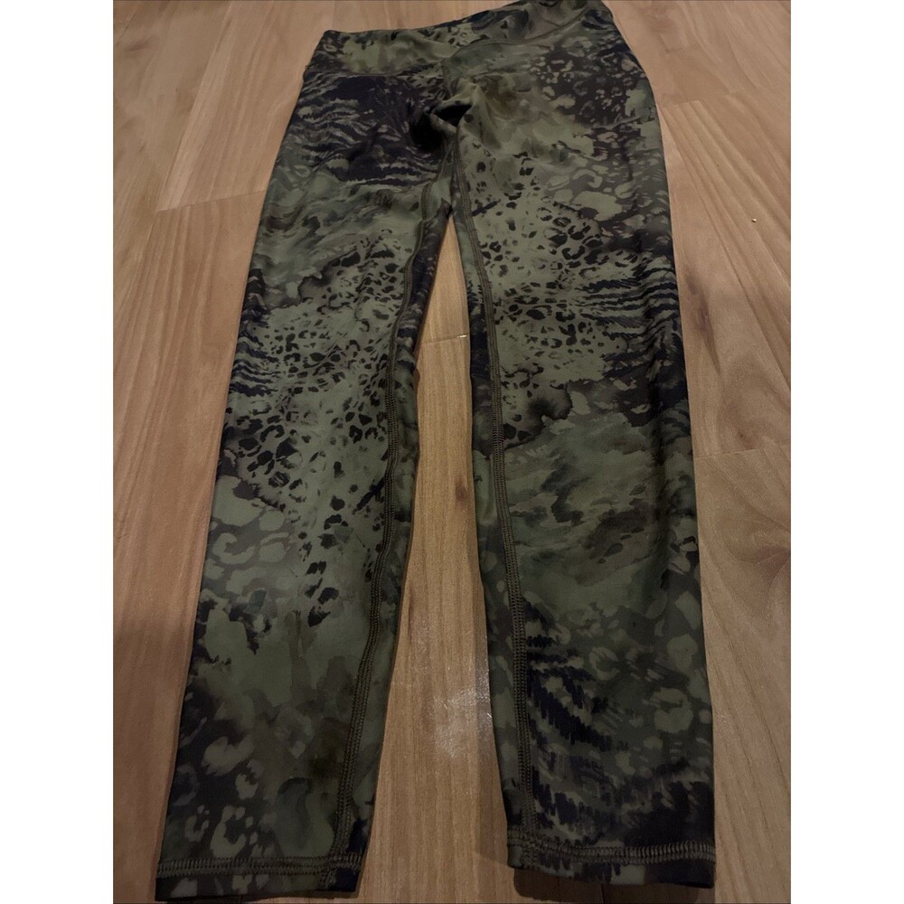 Savvi  Camouflage Multi Colored Leggings Size Medium Excellent Used Condition